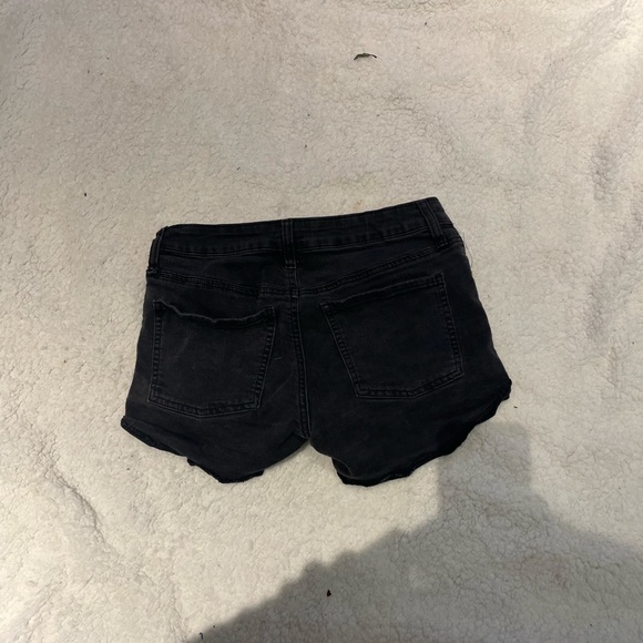 So black high waist denim shorts - Picture 3 of 3